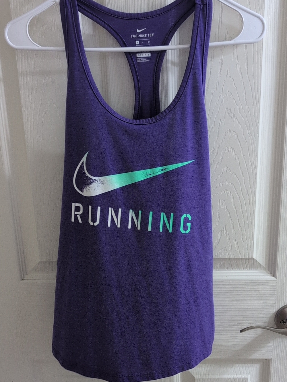 Women's Nike Purple Running Tank Top with Gradient Swoosh
